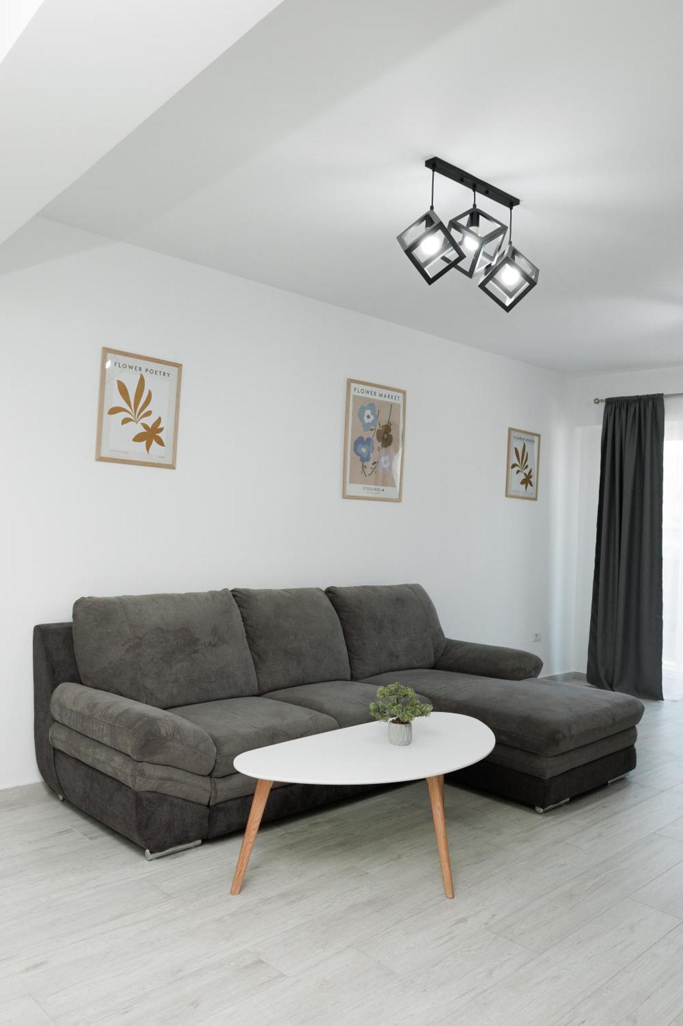 Cozy Aparthotel K ซูชาวา ภายนอก รูปภาพ